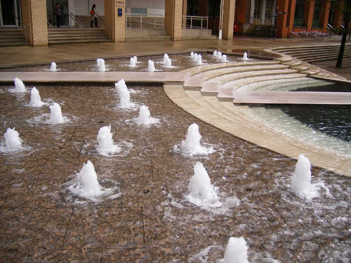 Water jet fountains Central Square Brindleyplace